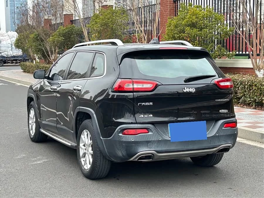 Jeep Cherokee