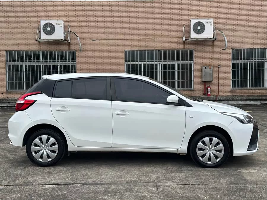 Toyota YARiS L