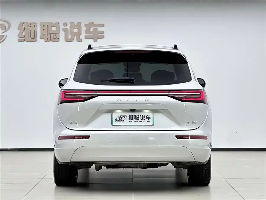 AITO Wenjie M7