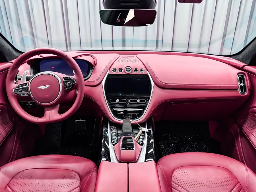 Aston Martin DBX