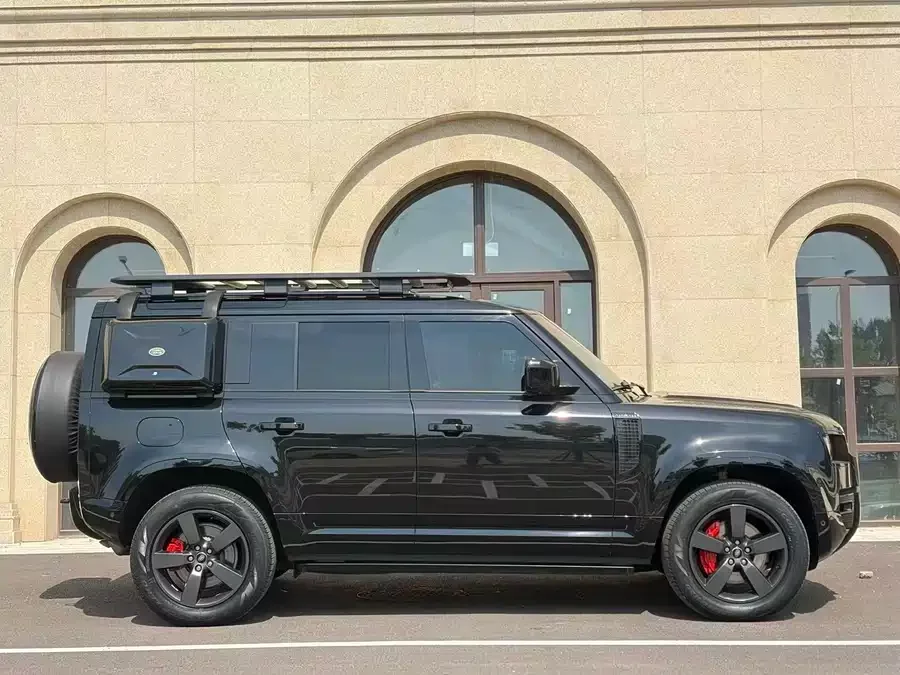 Land Rover guard