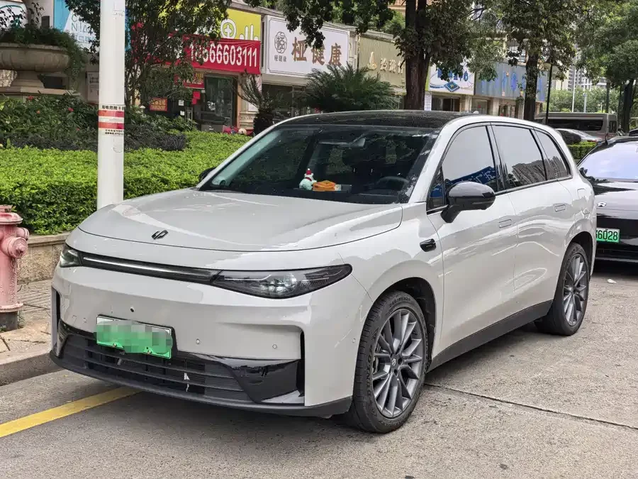 Leapmotor C10