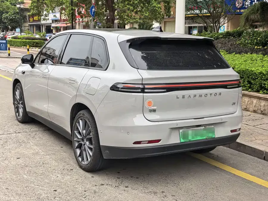 Leapmotor C10