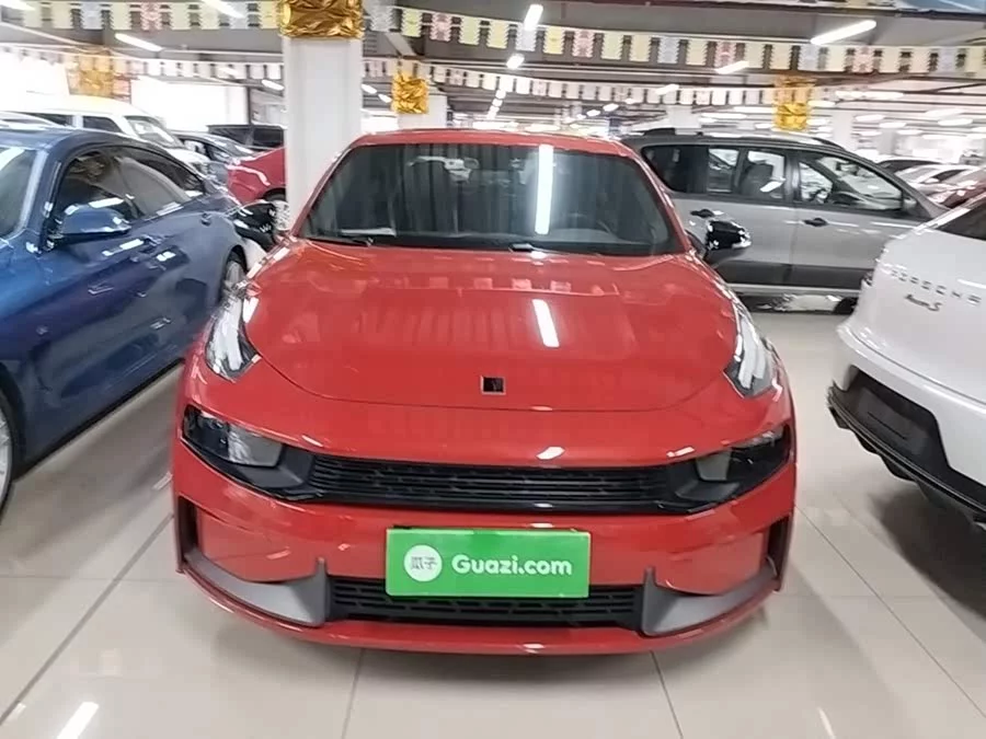 Lynk & Co 03
