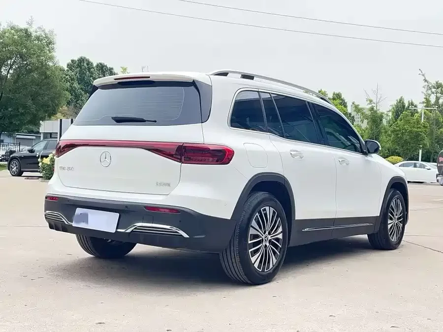 Mercedes Benz EQB