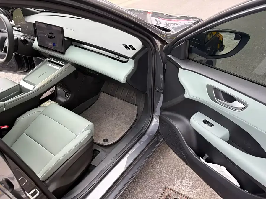 Roewe D6