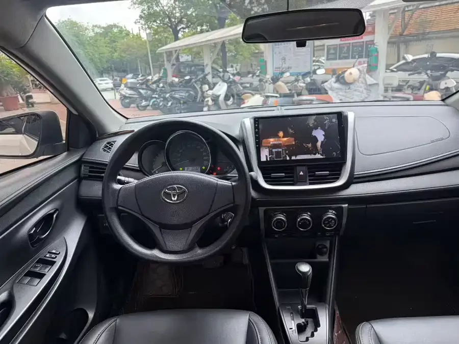 Toyota YARiS L Enjoy