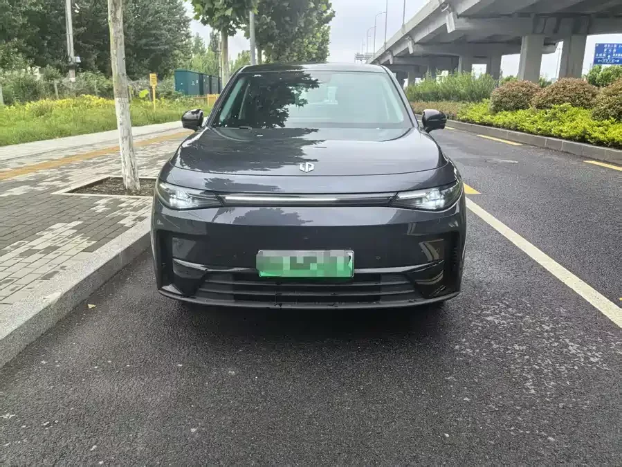 Leapmotor C10
