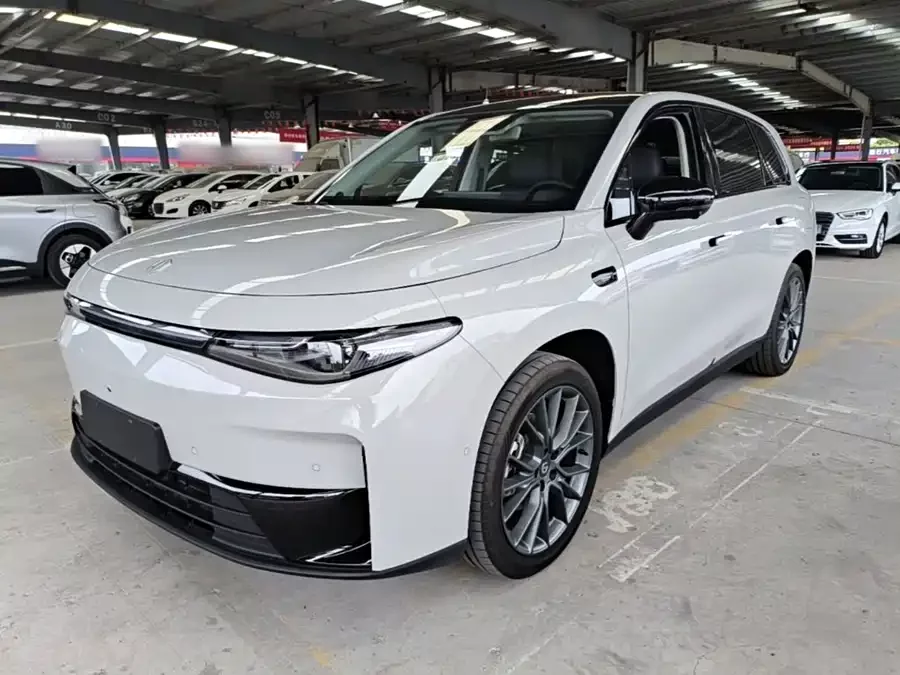 Leapmotor C10