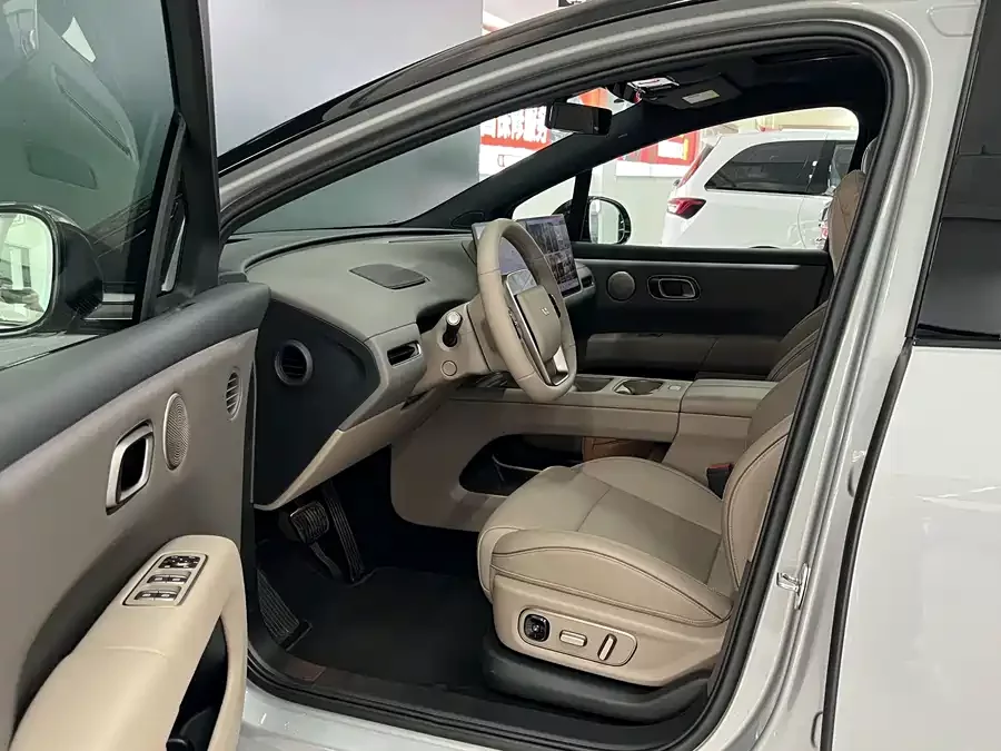 Li Auto i6