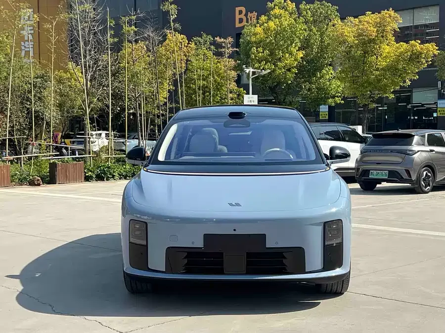 Li Ideal i8