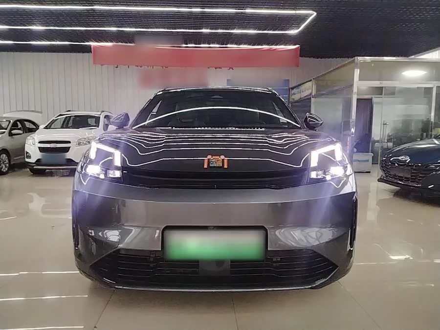 Lynk & Co 08 EM-P