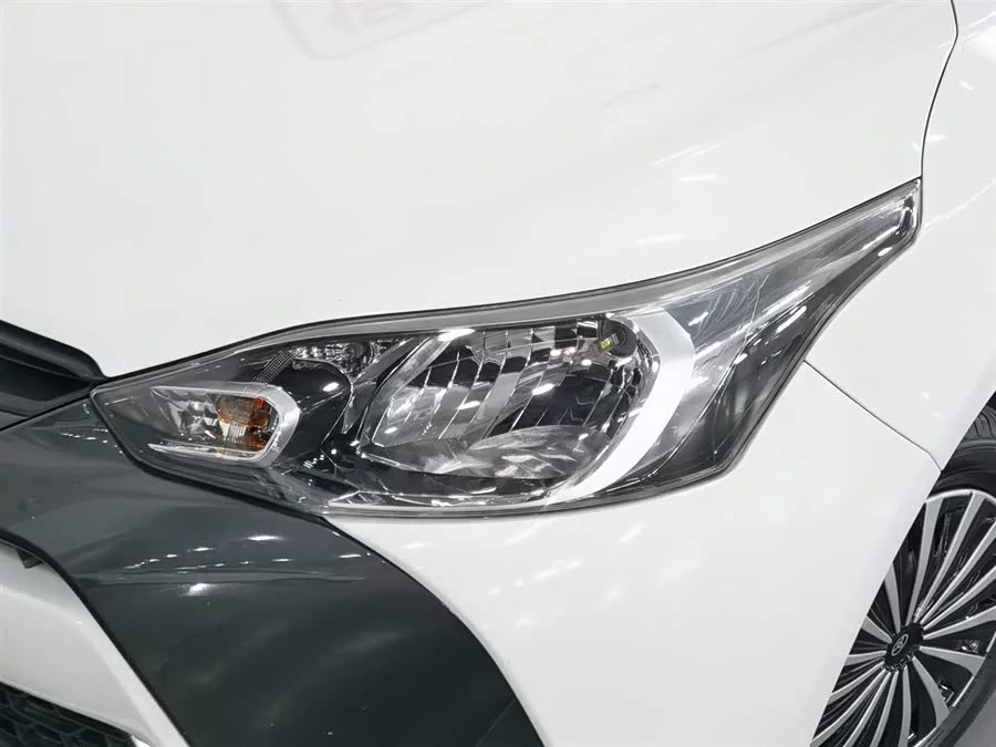 Toyota YARiS L