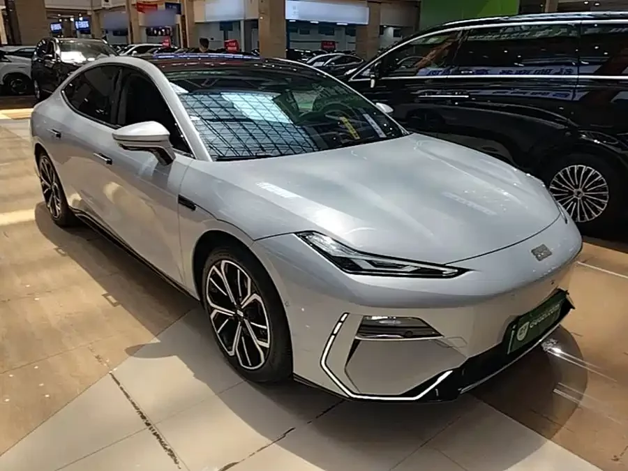 Geely Galaxy E8