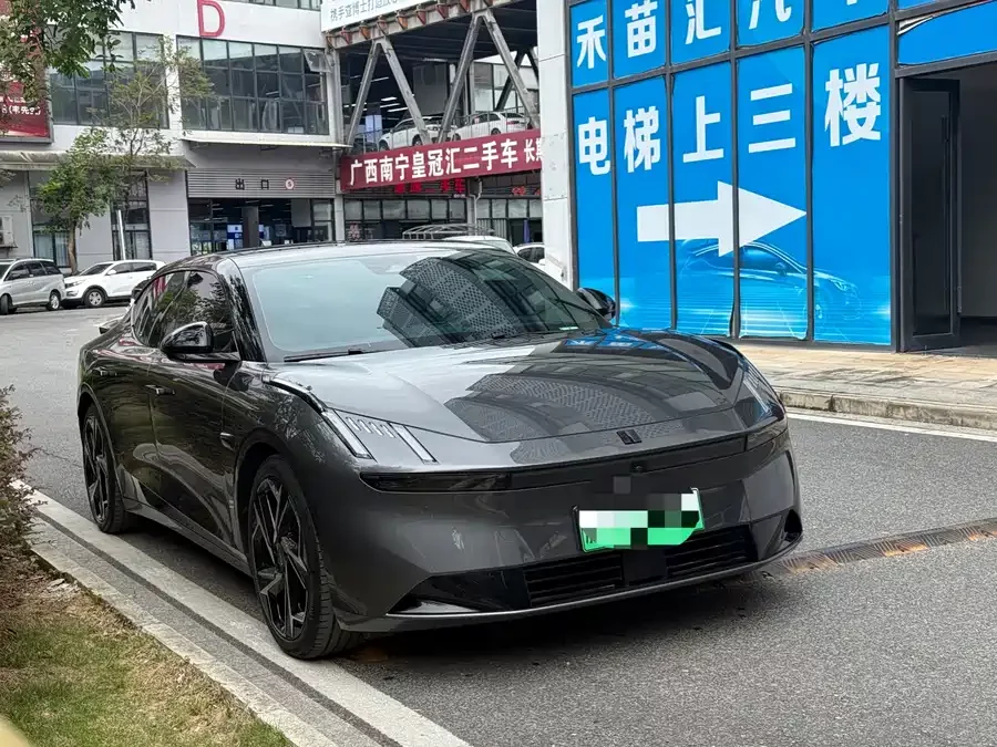 Lynk & Co Z10