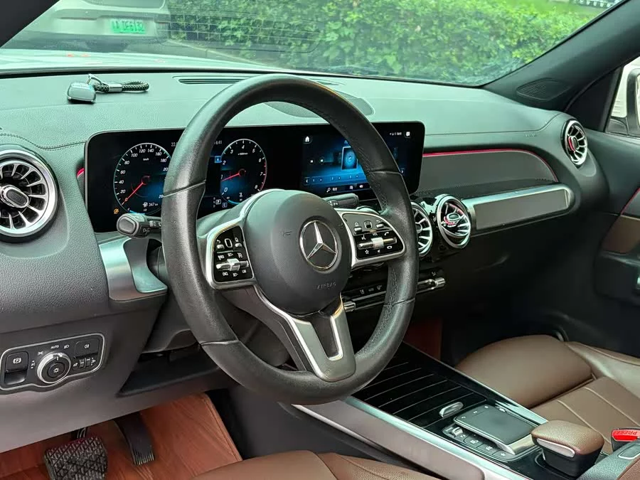 Mercedes Benz GLB