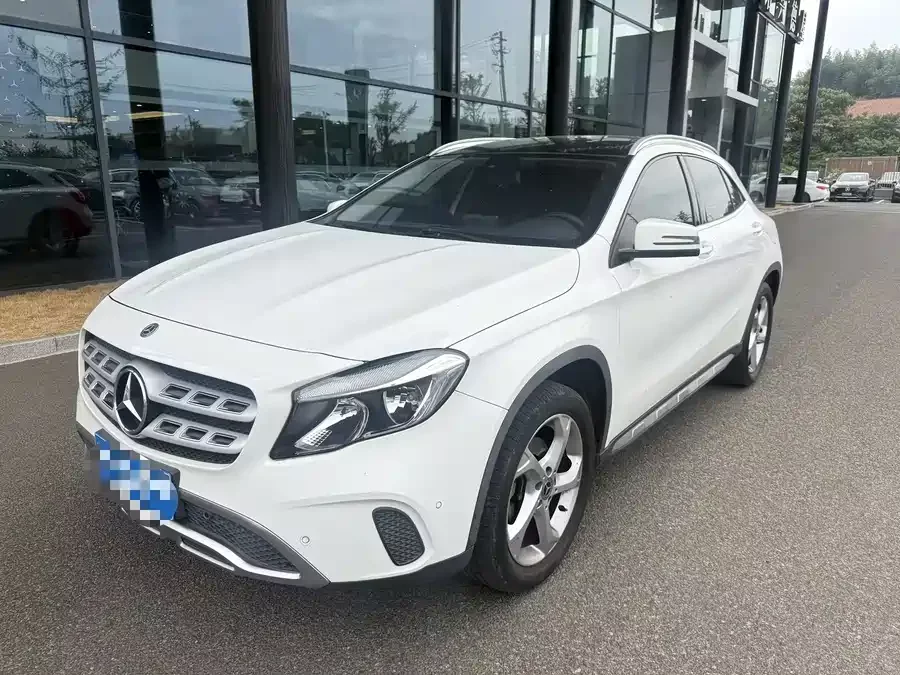 Mercedes Benz GLA