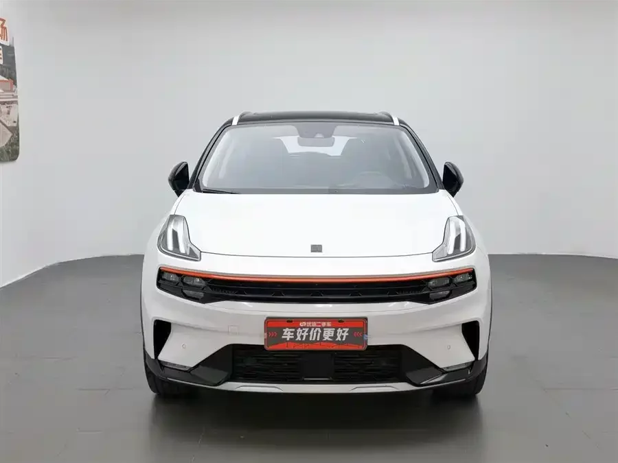 Lynk & Co 06
