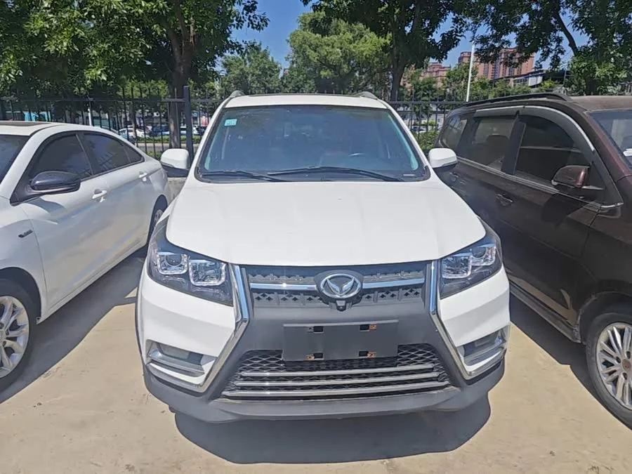BAIC S3