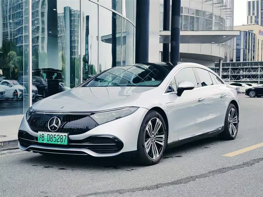 Mercedes Benz EQS