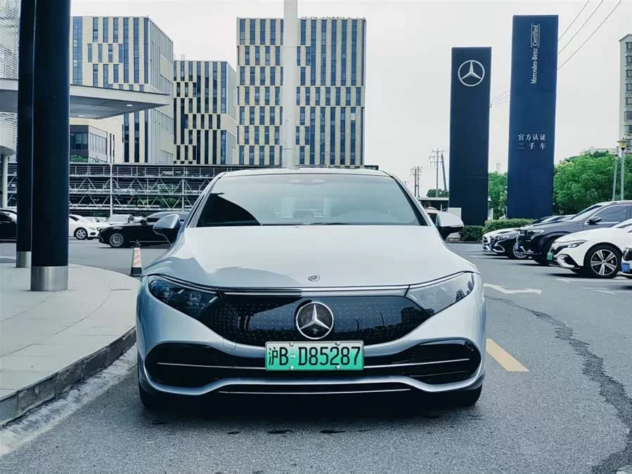 Mercedes Benz EQS