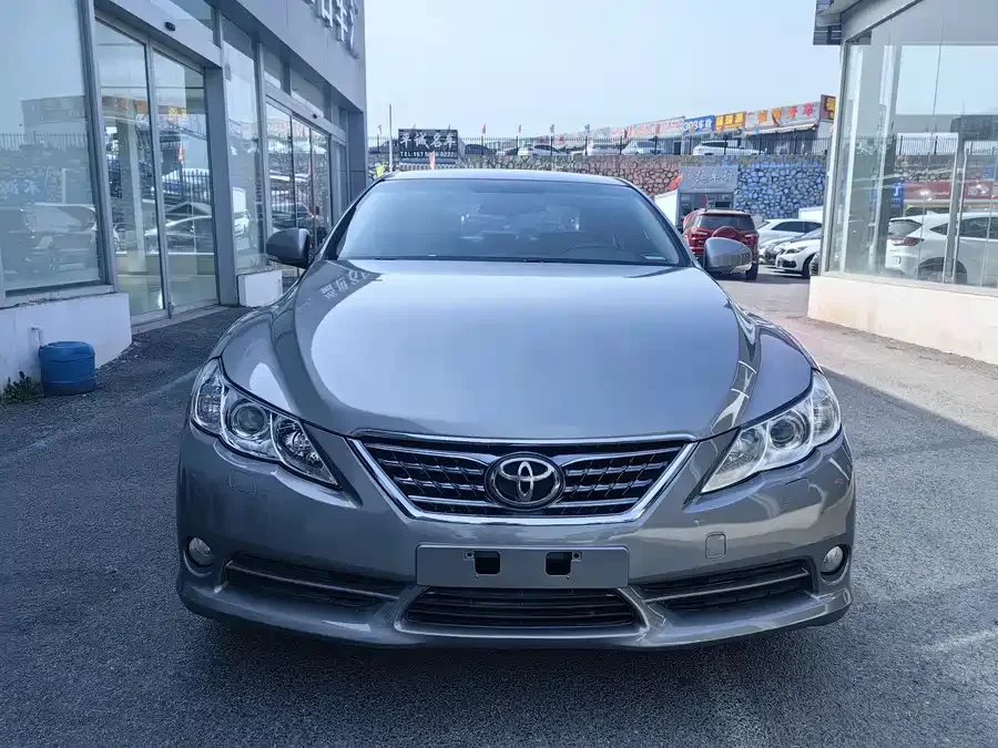 Toyota Reiz