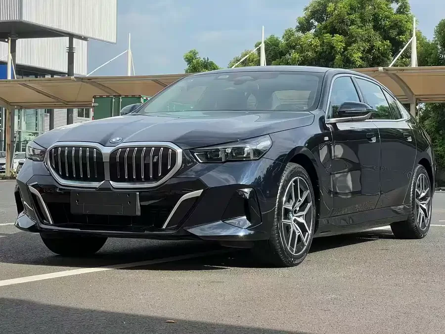 BMW i5