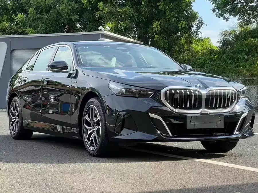 BMW i5
