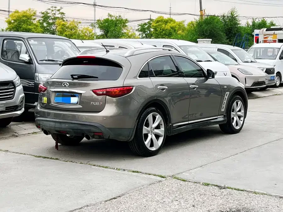 Infiniti FX