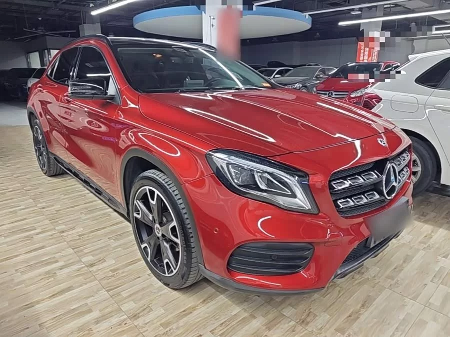 Mercedes Benz GLA