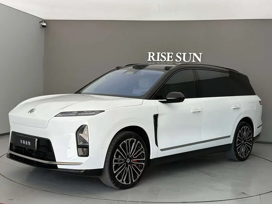 NIO ES8