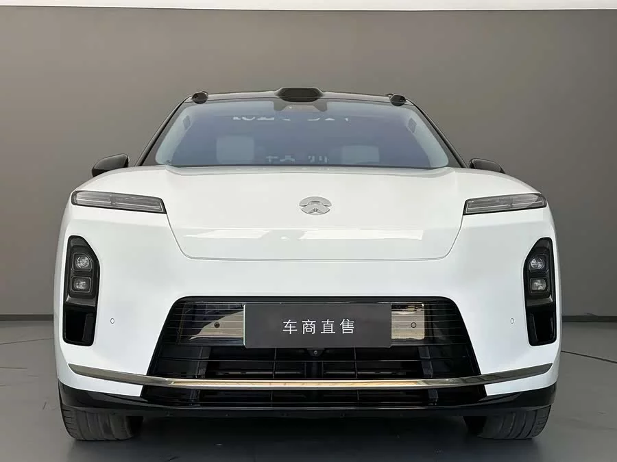 NIO ES8