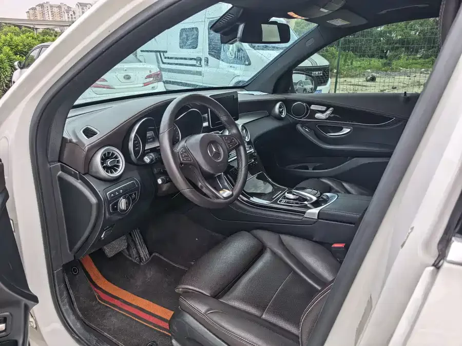 Mercedes Benz GLC