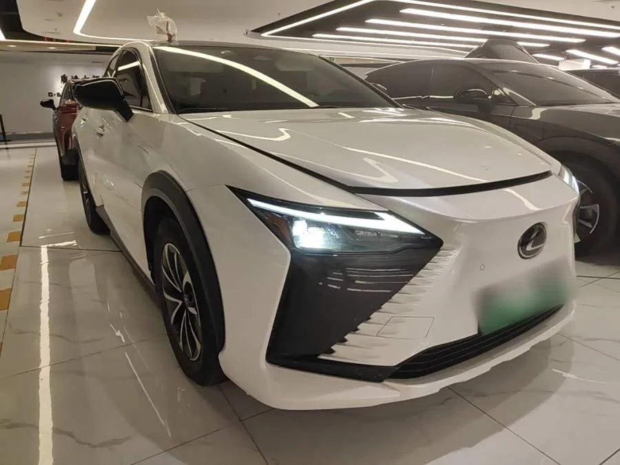 Lexus RZ