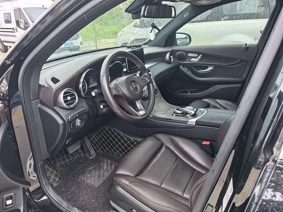 Mercedes Benz GLC