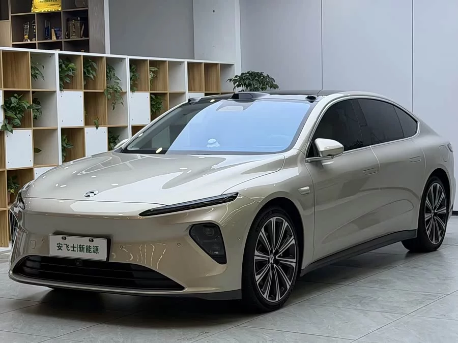 NIO ET7