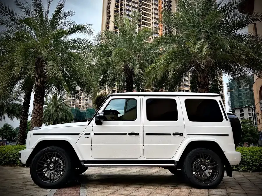 Mercedes Benz G-rated