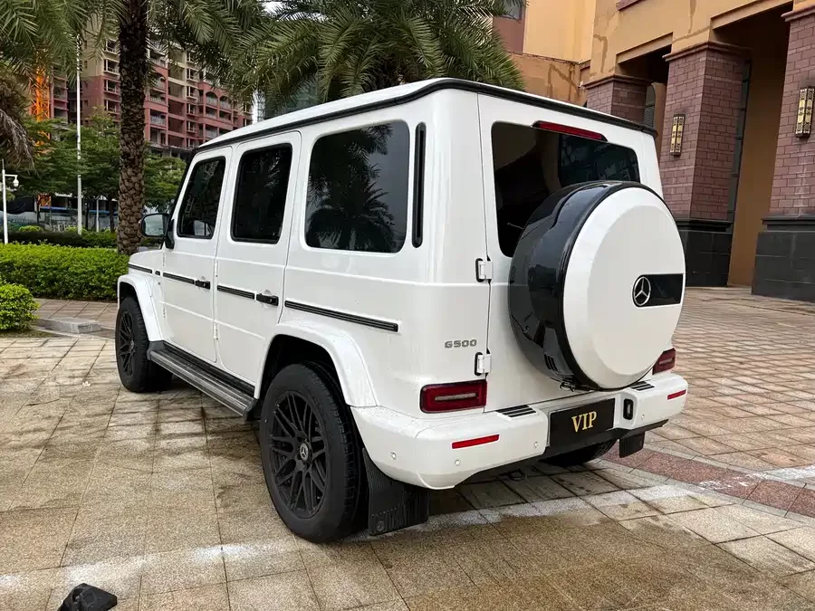 Mercedes Benz G-rated