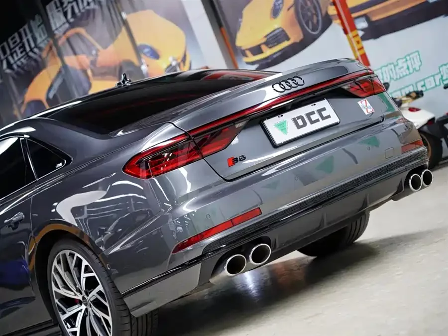 Audi S8