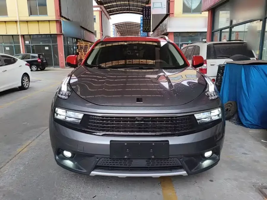 Lynk & Co 01 EM-P