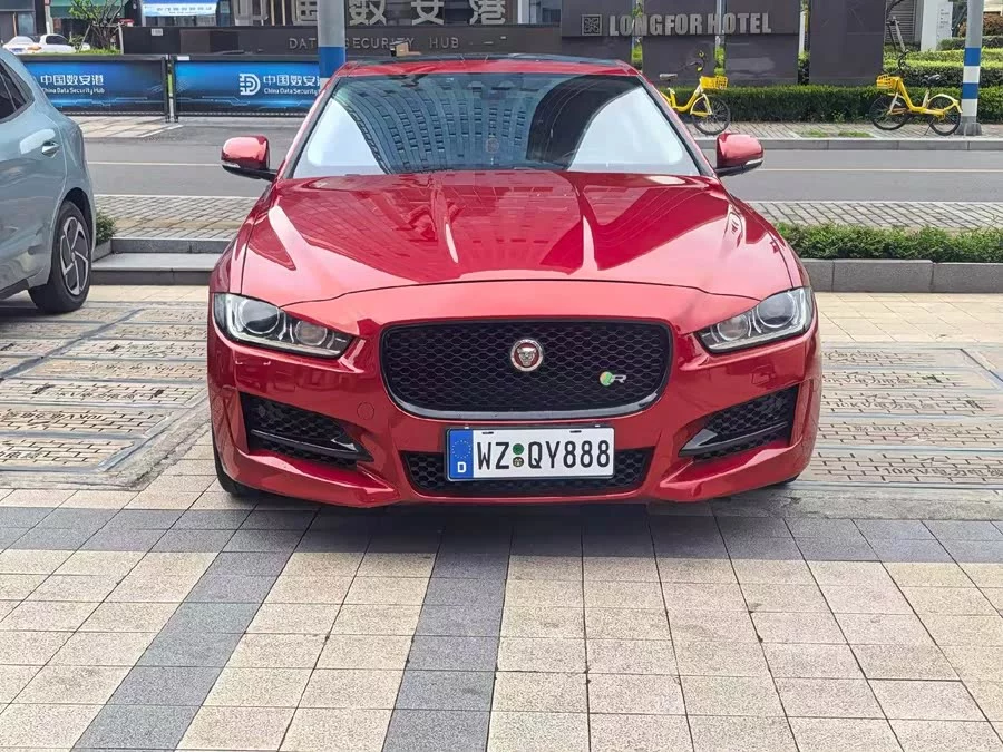 Jaguar XE