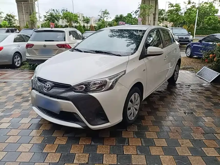 Toyota YARiS L