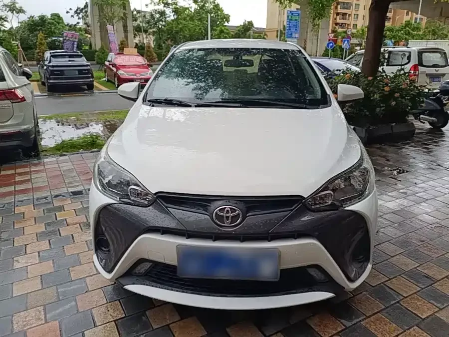 Toyota YARiS L