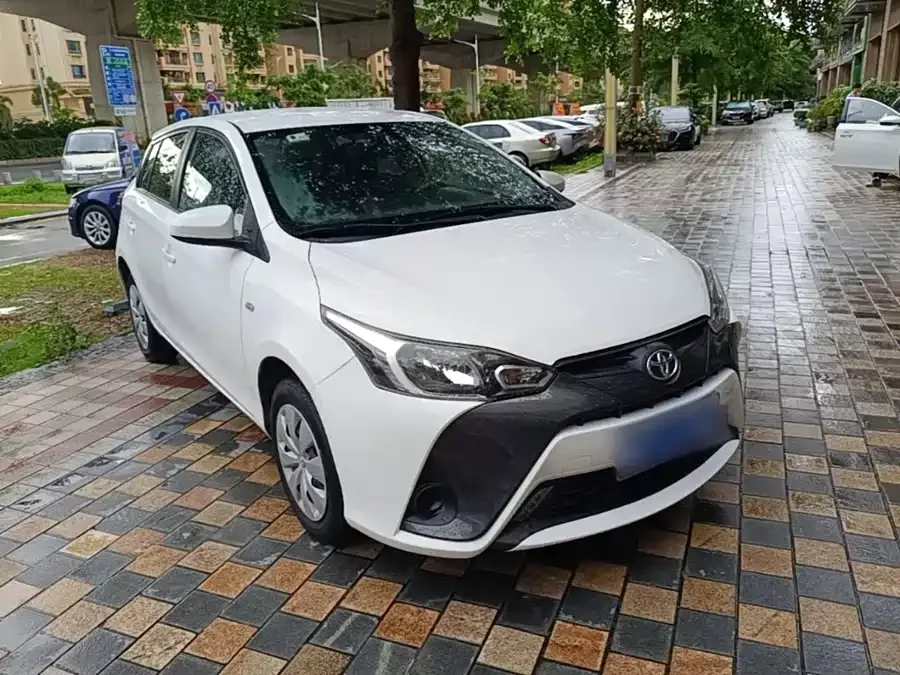 Toyota YARiS L