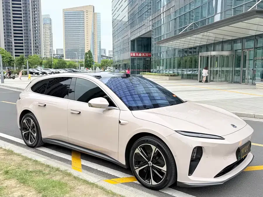 NIO ET5T