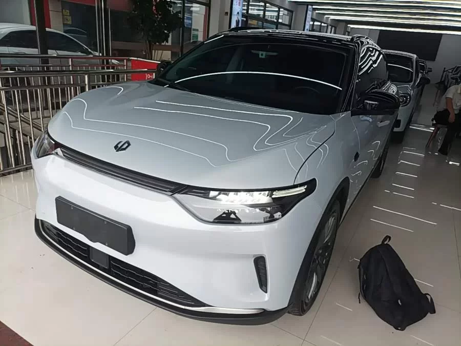 Leapmotor C11
