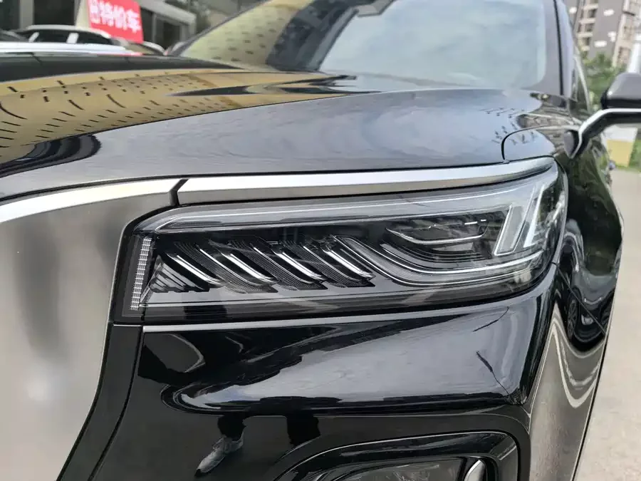 Hongqi HS5