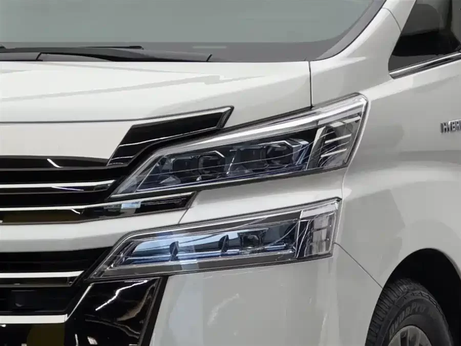 Toyota Crown Vellfire