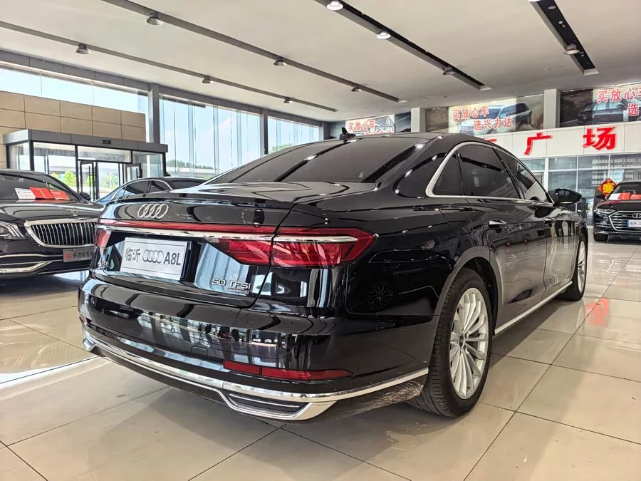 Audi A8
