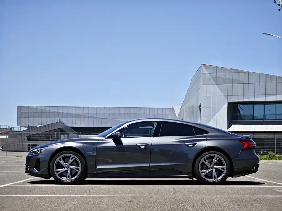 Audi e-tron GT